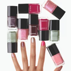 LE VERNIS