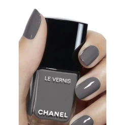 LE VERNIS